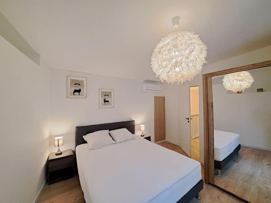 Ferienwohnung Antibes, Duplex Lumineux Reims Exterior foto